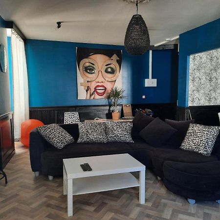 Duplex Place Du Marche Saint-Jean-dʼAngély Buitenkant foto